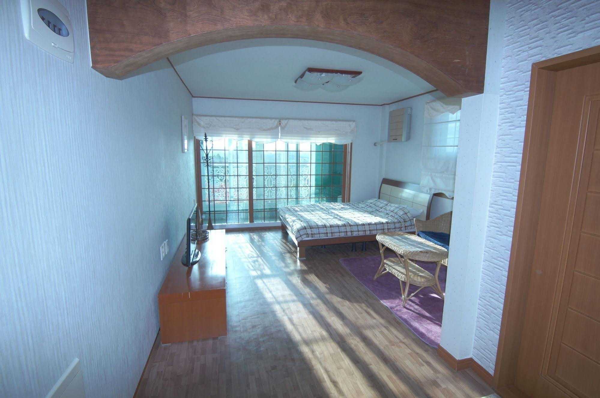 Yerae Pension Seogwipo Exterior foto