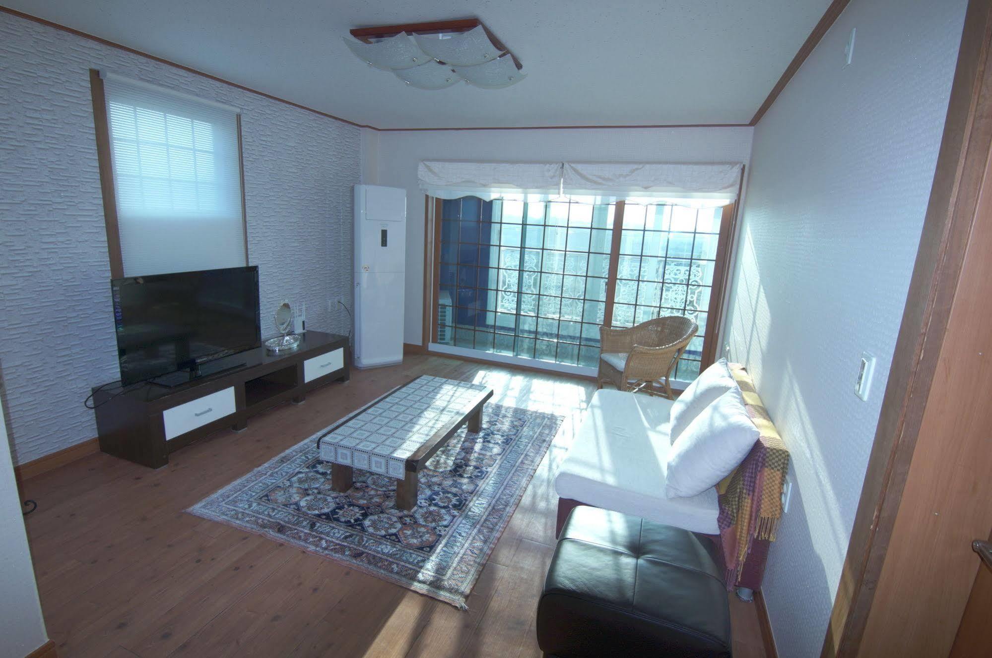 Yerae Pension Seogwipo Exterior foto